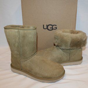 NIB UGG WOMEN'S CLASSIC SHORT SUEDE SHEARLING LINED‎ BOOTS TOMATILLO